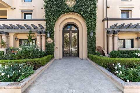 10618 Woodbridge Street, Toluca Lake, CA 91602