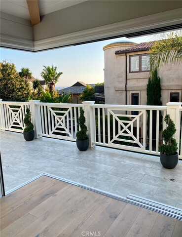 66 S La Senda Drive, Laguna Beach, CA 92651