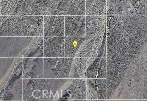 250 E Vic Avenue Z14, Llano, CA 93544