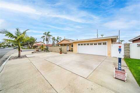 9611 Albacore Dr, Huntington Beach, CA 92646