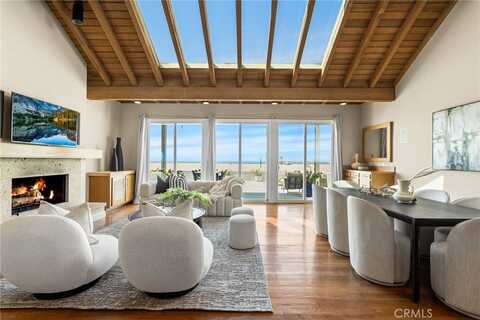 7008 W Oceanfront, Newport Beach, CA 92663