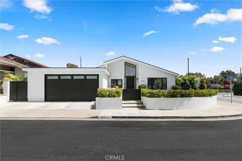 19582 Summer Breeze Lane, Huntington Beach, CA 92648