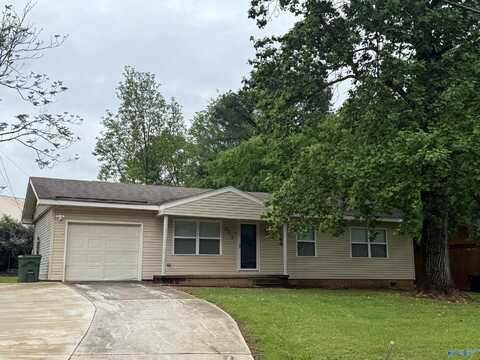 2716 NW Oakwood Road, Huntsville, AL 35810