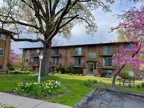 408 N D Unit H-3 Street, Fairfield, IA 52556
