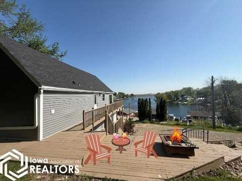 2160 S Lakeshore Drive, Brooklyn, IA 52211