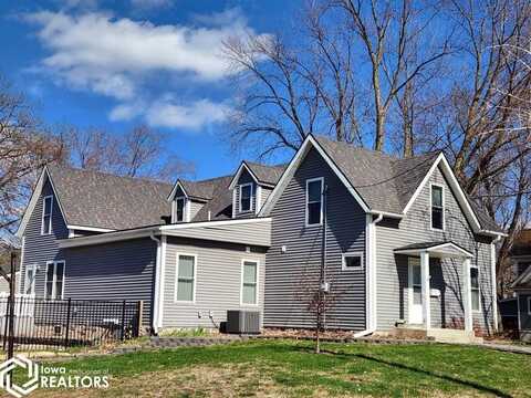 400 N 5th Street, Clear Lake, IA 50428