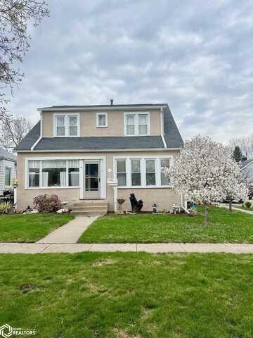215 1St Avenue NE, Clarion, IA 50525