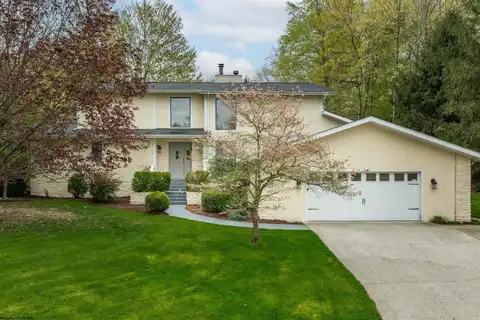 2254 Lakeside Estates, Morgantown, WV 26508