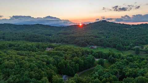 588 Pinetree Road, Blue Ridge, GA 30513
