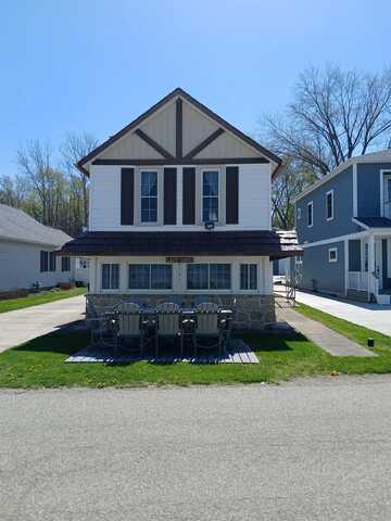 6121 W South Lake Gage Dr, Angola, IN 46703