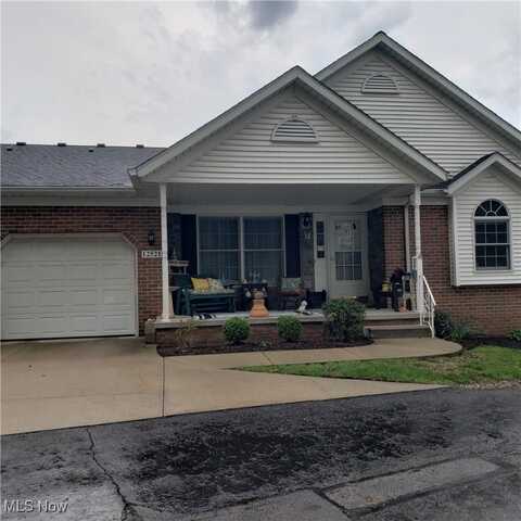12521 Gwen Whisler Drive NW, Uniontown, OH 44685