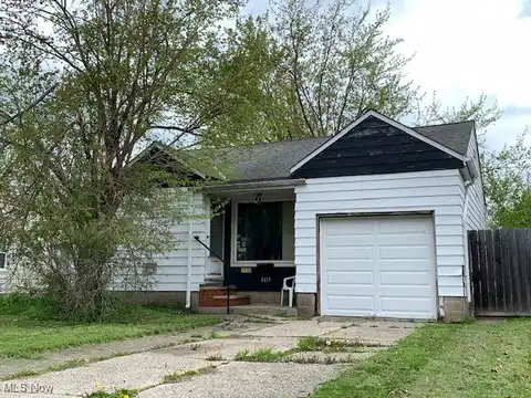 1113 Waverly Road, Eastlake, OH 44095