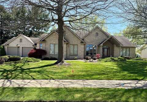 1520 Red Coach Street SE, North Canton, OH 44720