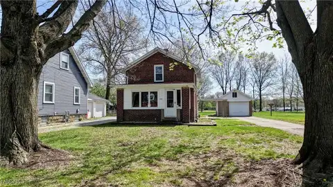 726 Market Street NE, Navarre, OH 44662