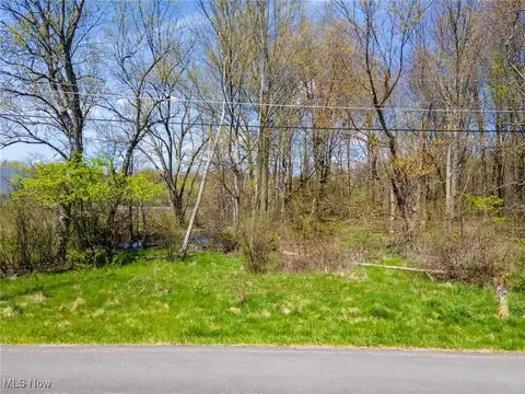 Madonda Street, Youngstown, OH 44512