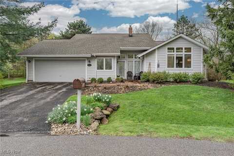 5560 Hummingbird Circle, Solon, OH 44139