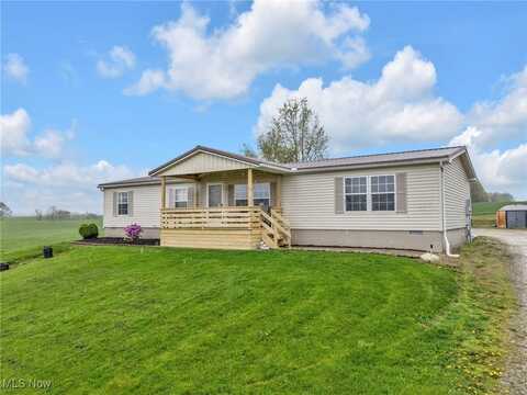 8022 State Street NE, Louisville, OH 44641