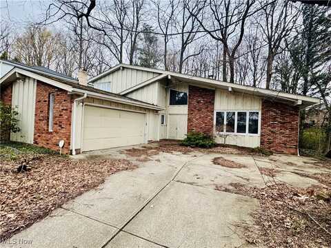 32675 Stony Brook Lane, Solon, OH 44139