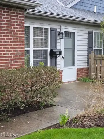 515 Heatherwoods Drive, Elyria, OH 44035