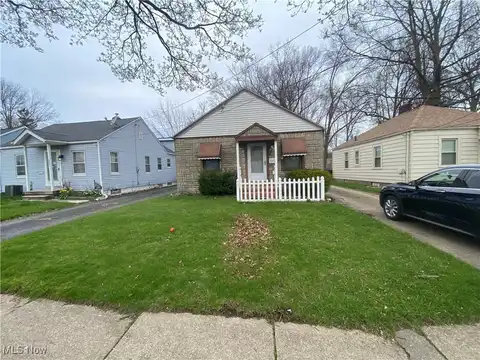 687 E Archwood Avenue, Akron, OH 44306