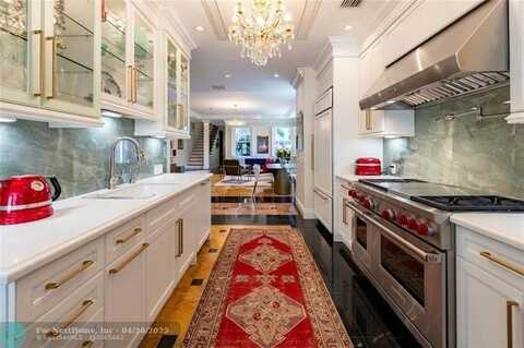 1107 NE 2nd St, Fort Lauderdale, FL 33301