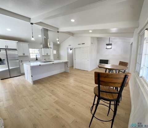 1014 S Plains Park Drive, Roswell, NM 88203