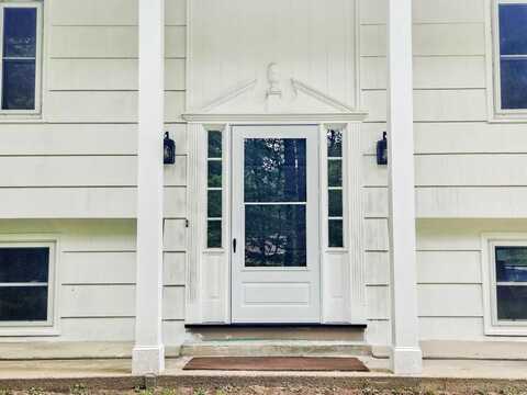 24 Hampton Falls Road, Exeter, NH 03833
