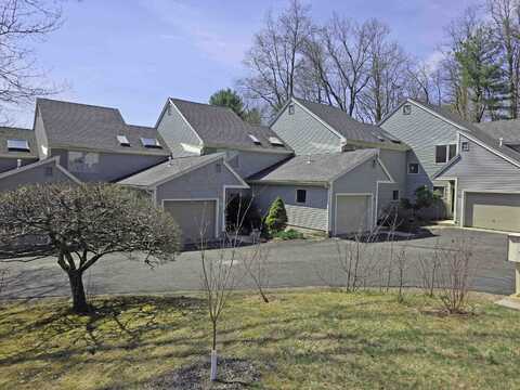 110 Arbor Hill Commons, Brattleboro, VT 05301