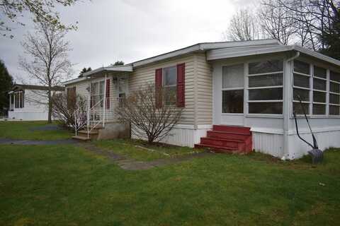 30 Cherokee Way, Rochester, NH 03867