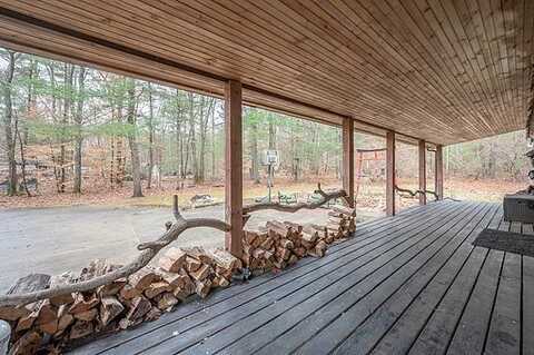Carver, RAYNHAM, MA 02767