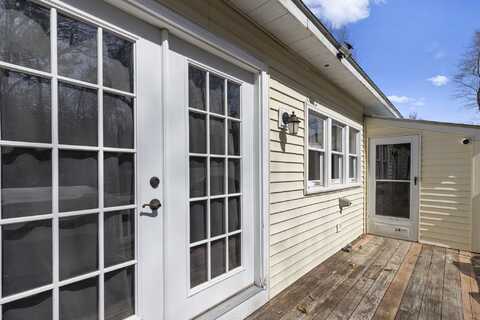 711 Scruton Pond Road, Barrington, NH 03825