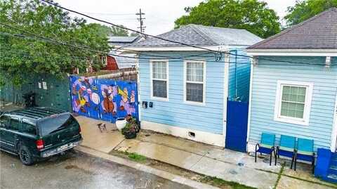 2251 URQUHART Street, New Orleans, LA 70117