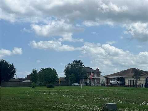 8540 CREOLE Drive, Chalmette, LA 70043