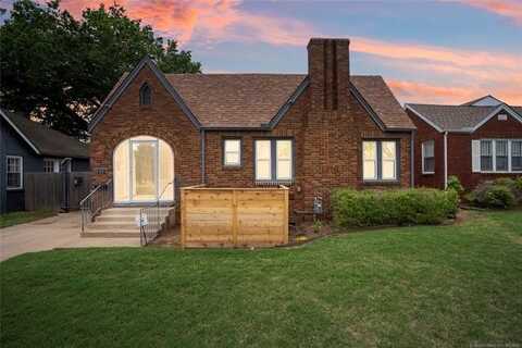 1212 S Knoxville Avenue, Tulsa, OK 74112