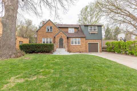 3055 Valley Drive, Sioux City, IA 51104