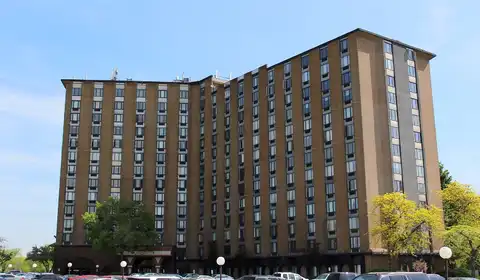 Renaissance, PALATINE, IL 60067