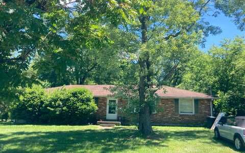 Lucinda, HENDERSONVILLE, TN 37075