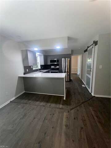 Quaker, HAMPTON, VA 23669