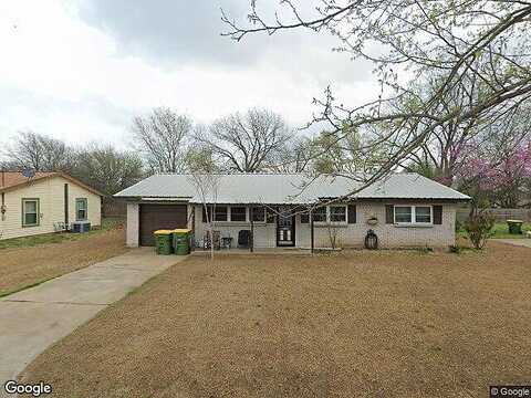 1St, GRANDVIEW, TX 76050