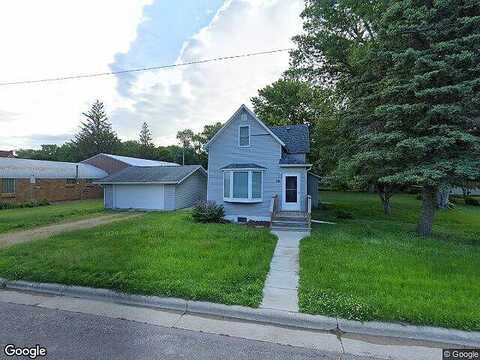 Lilly, LAKE CRYSTAL, MN 56055
