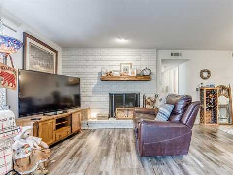 4400 Hemingway Drive, Oklahoma City, OK 73118