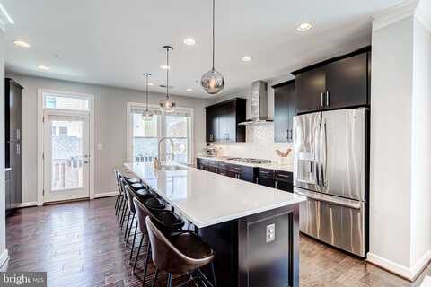 Lincoln, ARLINGTON, VA 22204