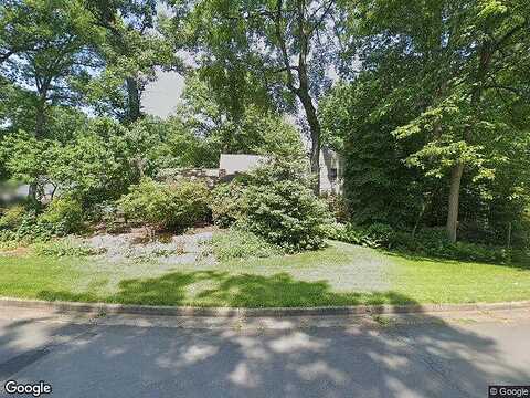 Quay, OAKTON, VA 22124