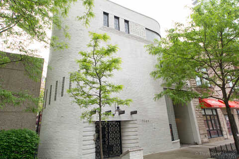 State, CHICAGO, IL 60610