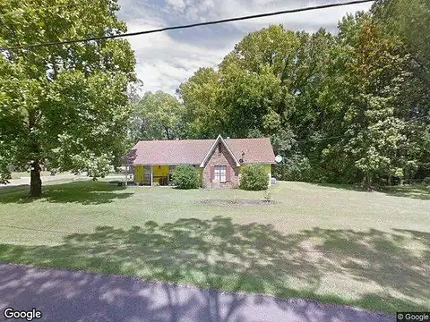 Linda, VICKSBURG, MS 39180