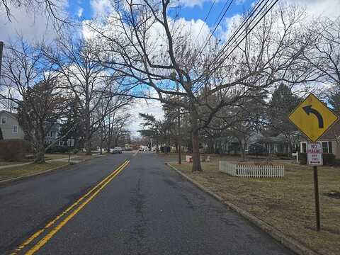 Maple, MOORESTOWN, NJ 08057