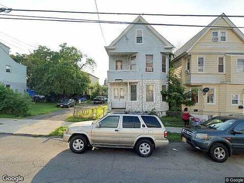 E 18Th St, PATERSON, NJ 07524