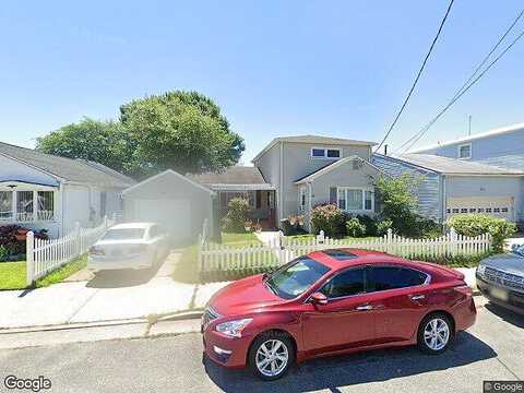 Maple Ave, KEANSBURG, NJ 07734