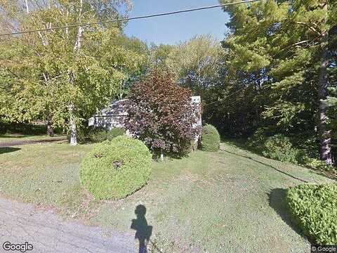Circle, SANFORD, ME 04073