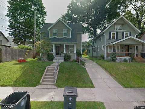 Holly, AKRON, OH 44301